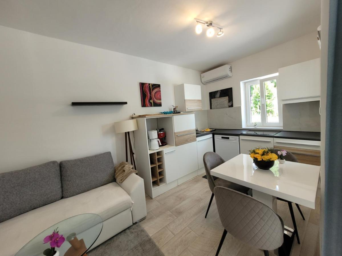 Ferienwohnung Mit Pool Kroatien Mit Meerblick Und Pool Lovran Buitenkant foto
